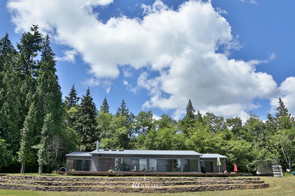 4535 Cedar Point Road Clinton, WA 98236 - Photo 4 of 24 Gallery Image 4