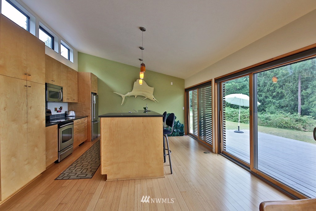 4535 Cedar Point Road Clinton, WA 98236 - Photo 10 of 24 Gallery Image 10