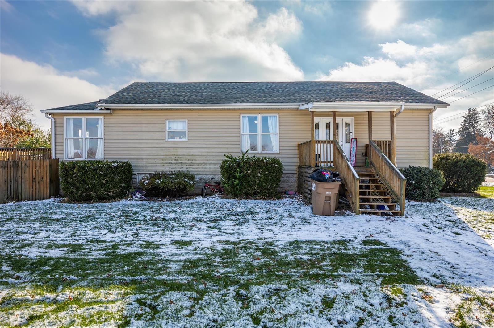 2232 Staunton Road Gillespie, IL 62033 - Photo 1 of 25