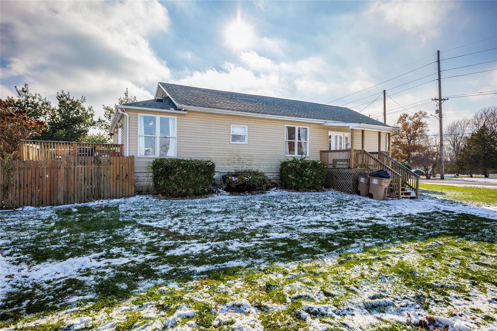 2232 Staunton Road Gillespie, IL 62033 - Photo 2 of 25