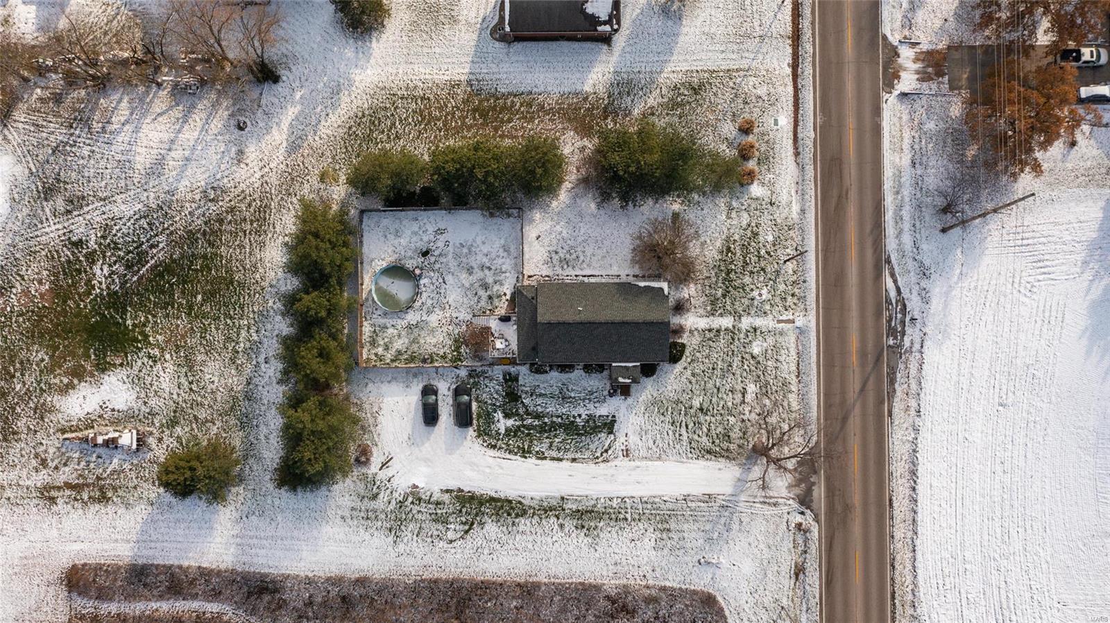 2232 Staunton Road Gillespie, IL 62033 - Photo 7 of 25