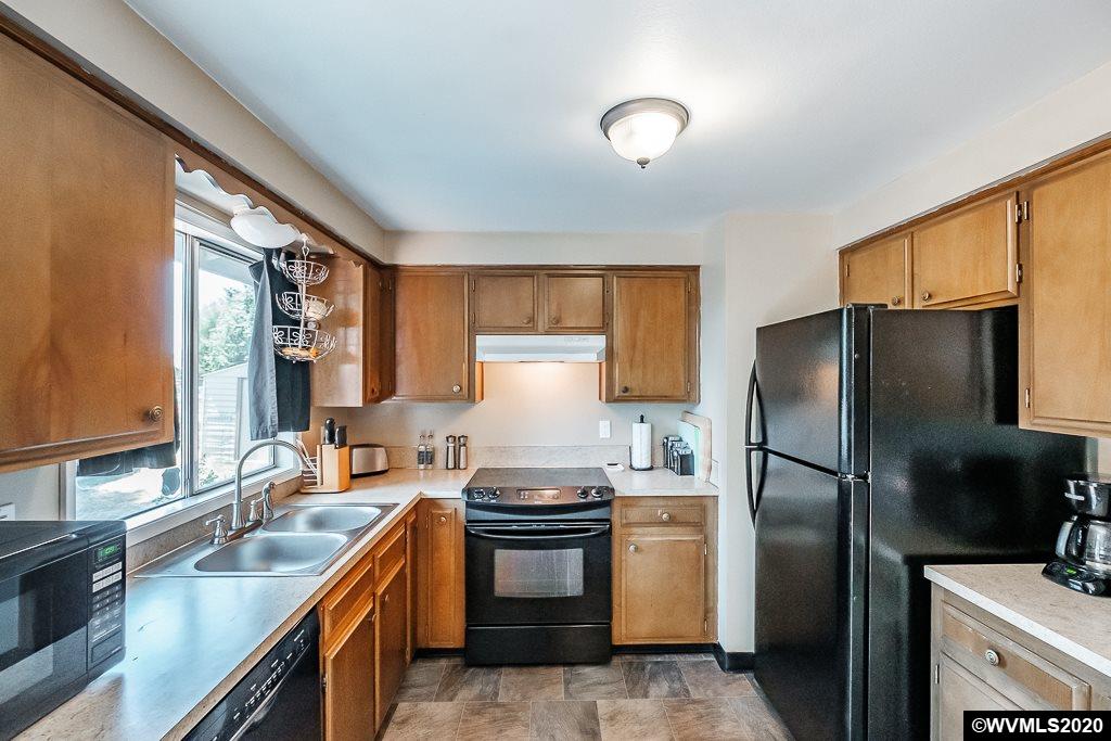 4703 Deerhorn Court Northeast Salem, OR 97305 - Photo 6 of 24