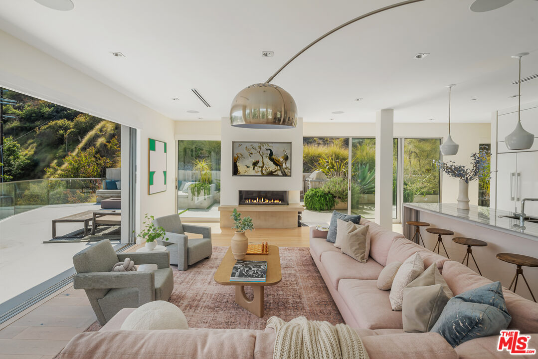 9697 Heather Road Beverly Hills, CA 90210 - Photo 1 of 19 Gallery Image 1