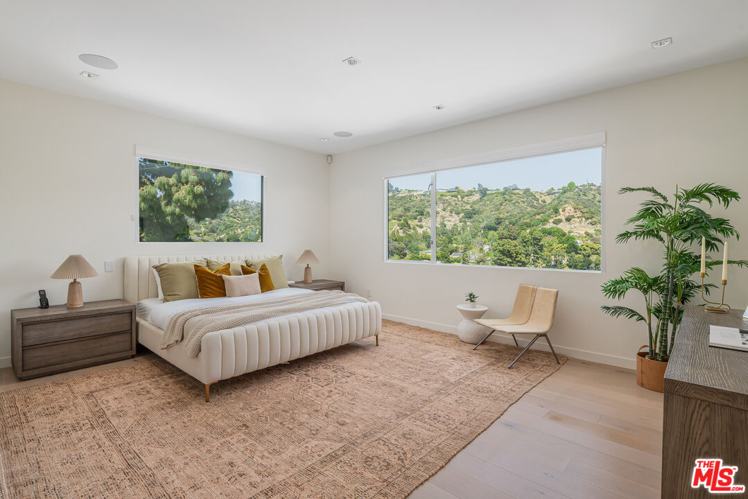 9697 Heather Road Beverly Hills, CA 90210 - Photo 11 of 19 Gallery Image 11