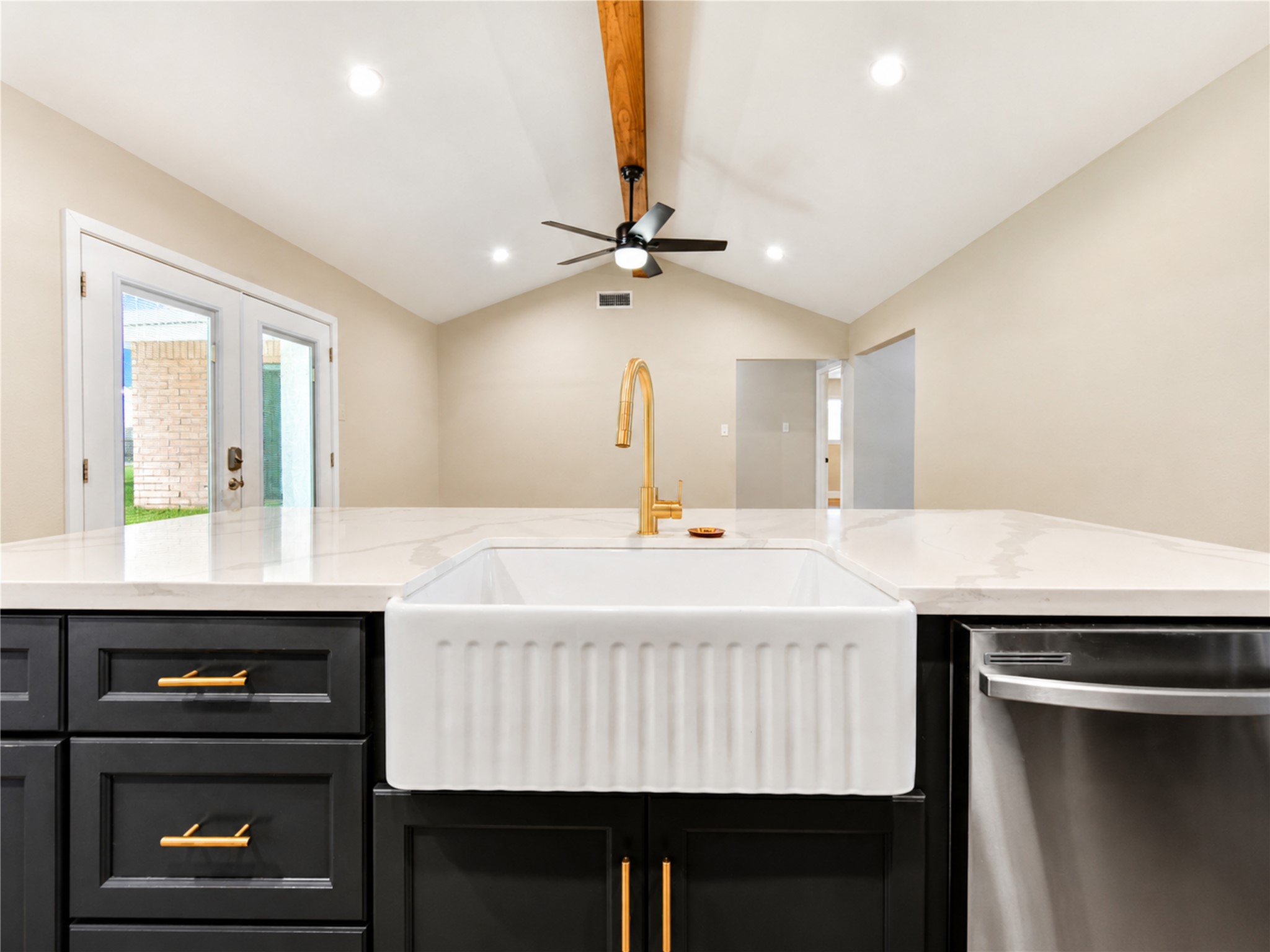 1105 Kost Road Alvin, TX 77511 - Photo 17 of 48