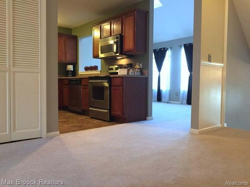1092 Faulkner, Unit 63 Troy, MI 48083 - Photo 7 of 42