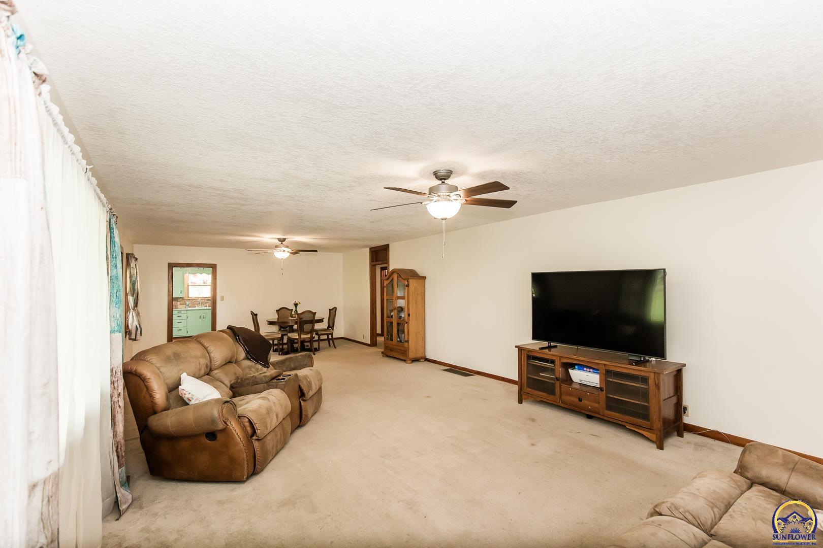 2626 Rd F Americus, KS 66835 - Photo 12 of 70