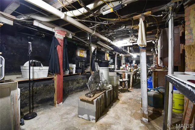 $99,999 | 404 School Street, Wilsonville, IL 62093