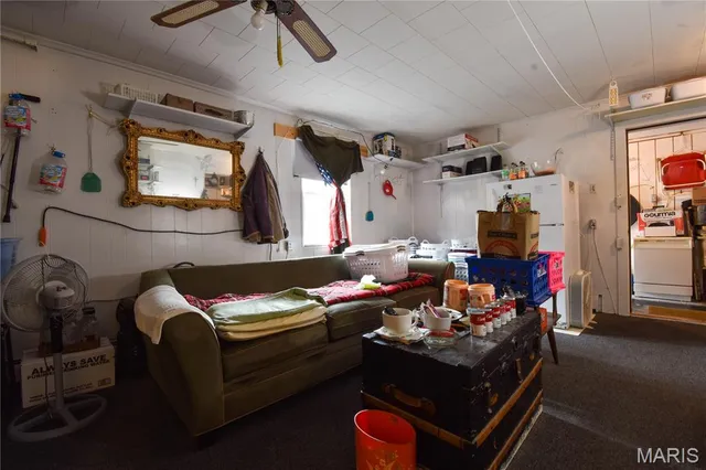 $99,999 | 404 School Street, Wilsonville, IL 62093