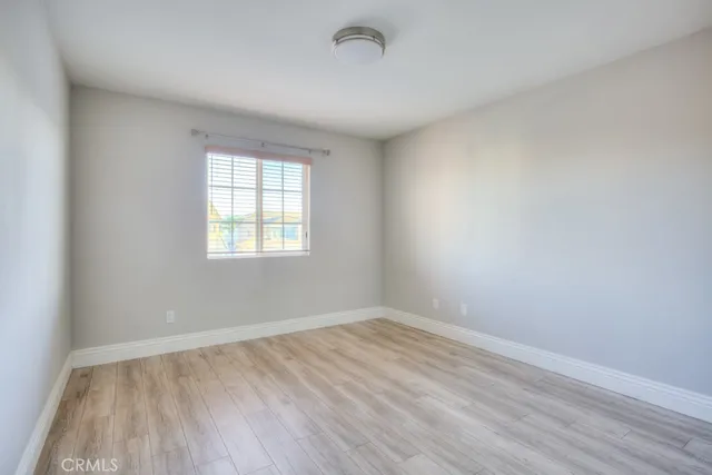 a bathroom with a toilet and a bathtub