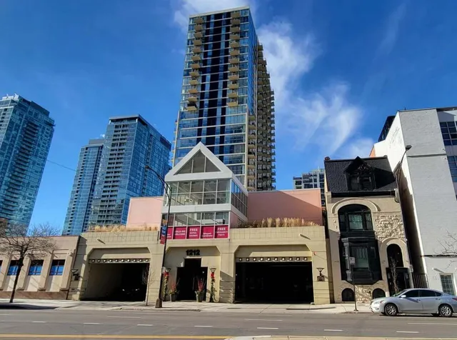 $2,350 | 1212 North LaSalle Street, Unit 2204, Chicago, IL 60610