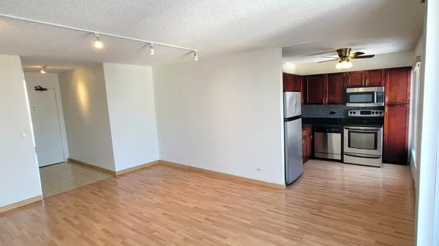 $2,350 | 1212 North LaSalle Street, Unit 2204, Chicago, IL 60610