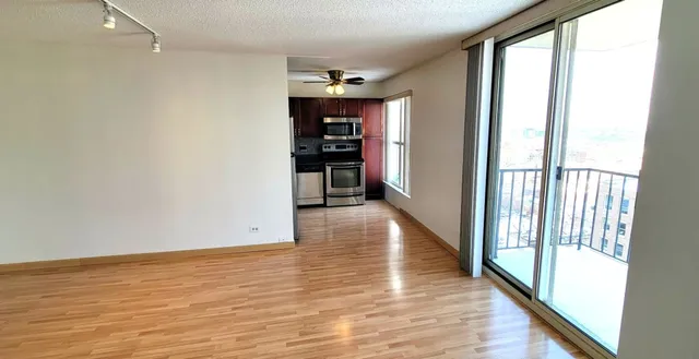 $2,350 | 1212 North LaSalle Street, Unit 2204, Chicago, IL 60610