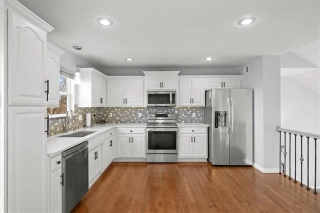 $370,000 | 15614 Pebble Terrace, Basehor, KS 66007