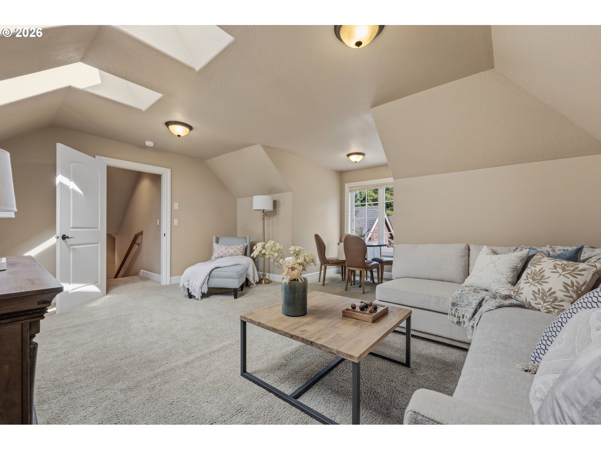9245 Southwest 74th Avenue Portland, OR 97223 - Photo 22 of 37 Bonus Room