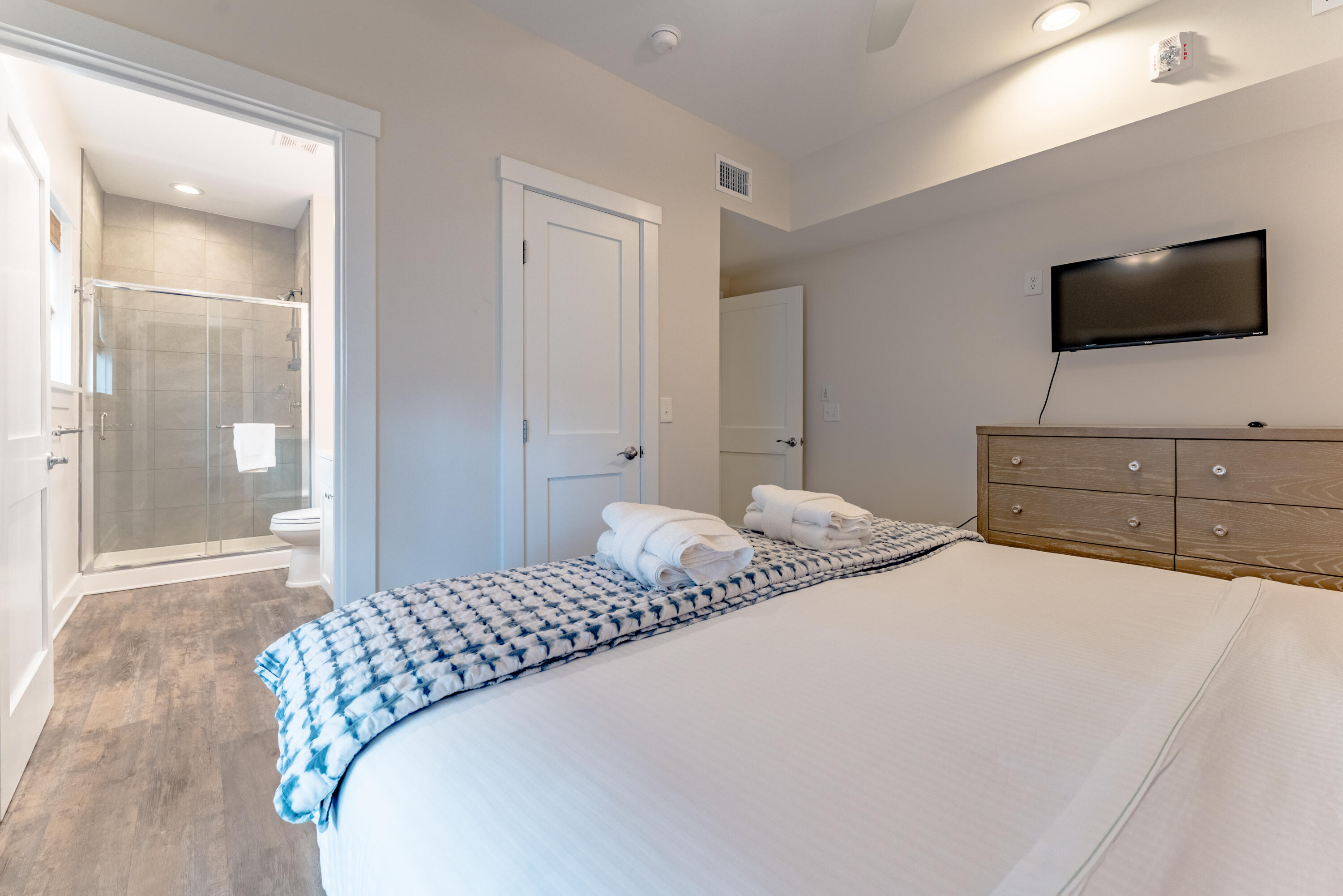 115 East Arctic Avenue, Unit 2B Folly Beach, SC 29439 - Photo 29 of 61 112 2B-26