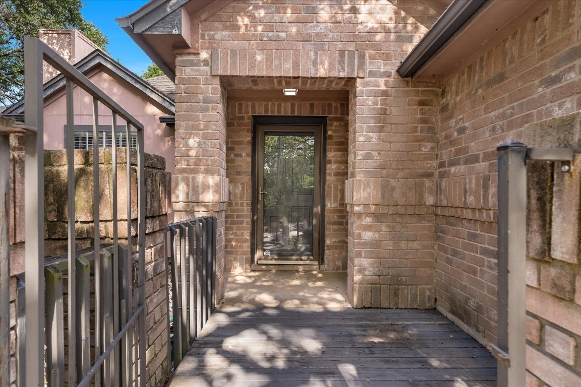 1602 Whitney Way Austin, TX 78741 - Photo 1 of 1