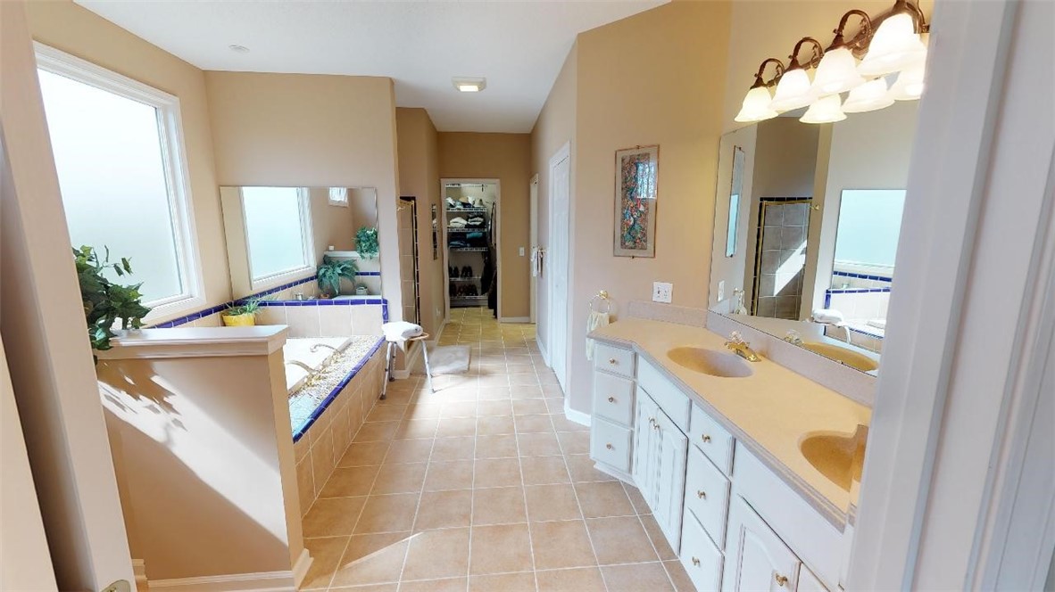 15103 Beacon Ridge Drive Seneca, SC 29678 - Photo 18 of 46 Master Bath