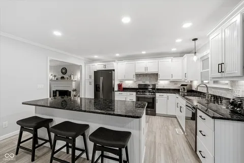 $1,295,000 | 304 Sussex Circle, Noblesville, IN 46062