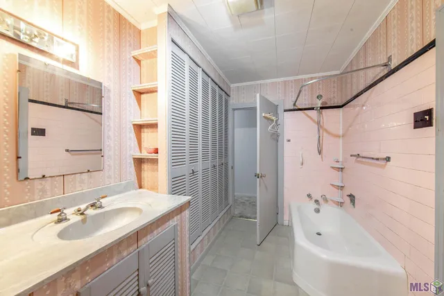 $170,000 | 215 West 22nd Street, Larose, LA 70373