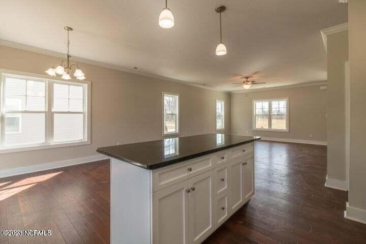 208 Baker Road Hubert, NC 28539 - Photo 9 of 36 20220518202525660339000000-o