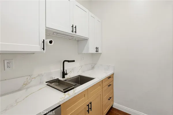 $2,650 | 8328 Regents Road, Unit 1F, San Diego, CA 92122