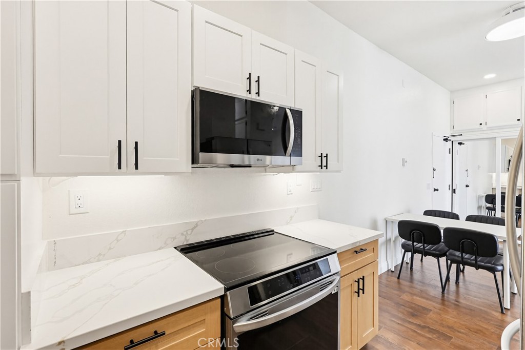 8328 Regents Road, Unit 1F San Diego, CA 92122 - Photo 12 of 23