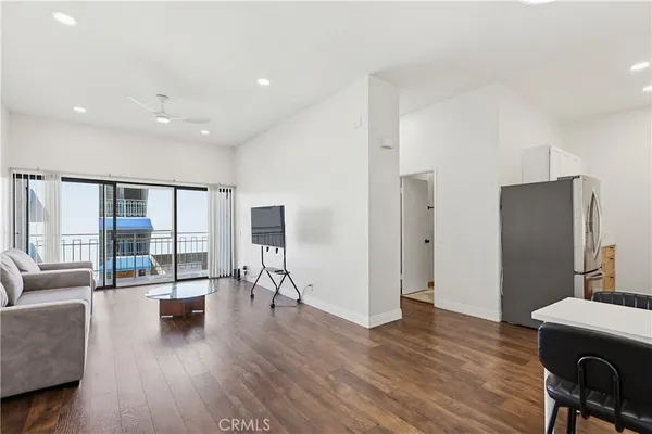 $2,650 | 8328 Regents Road, Unit 1F, San Diego, CA 92122