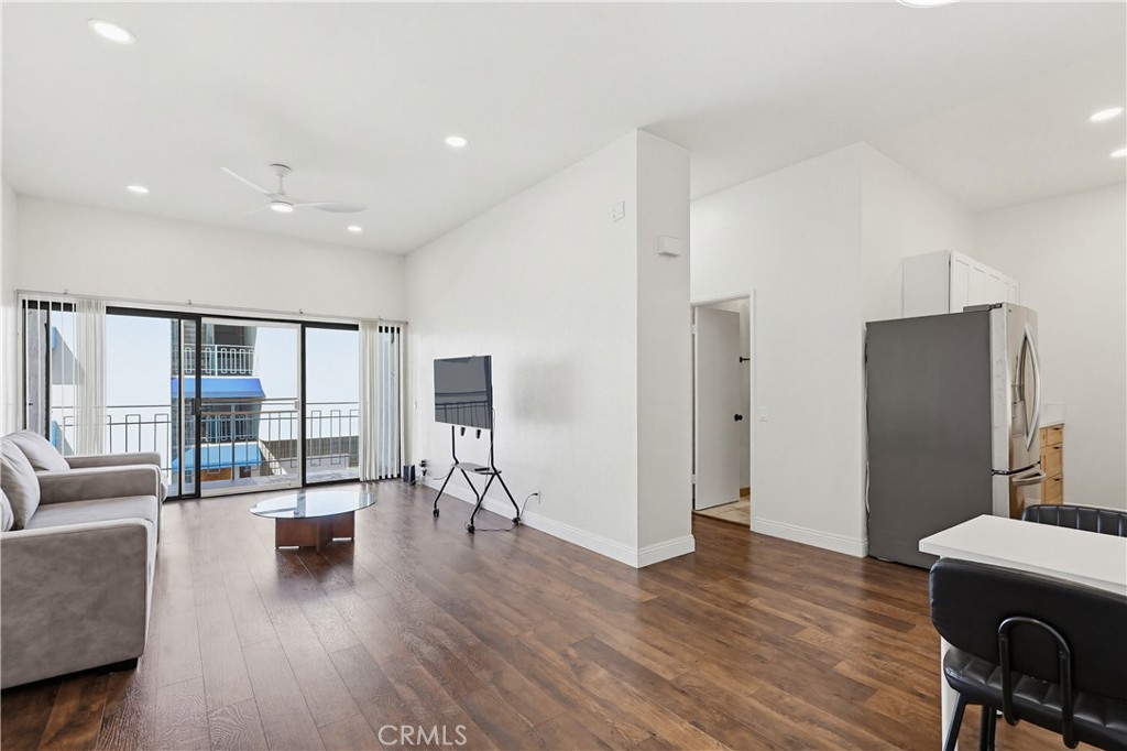 8328 Regents Road, Unit 1F San Diego, CA 92122 - Photo 4 of 23