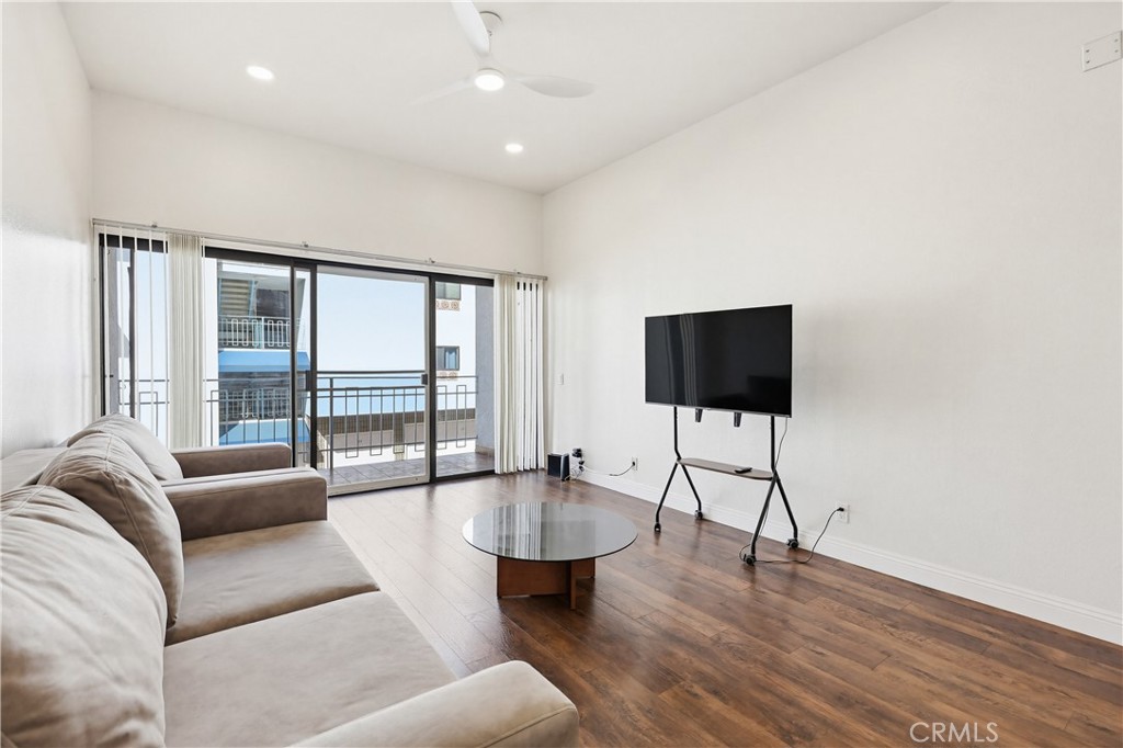 8328 Regents Road, Unit 1F San Diego, CA 92122 - Photo 5 of 23