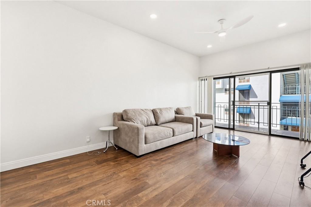 8328 Regents Road, Unit 1F San Diego, CA 92122 - Photo 6 of 23