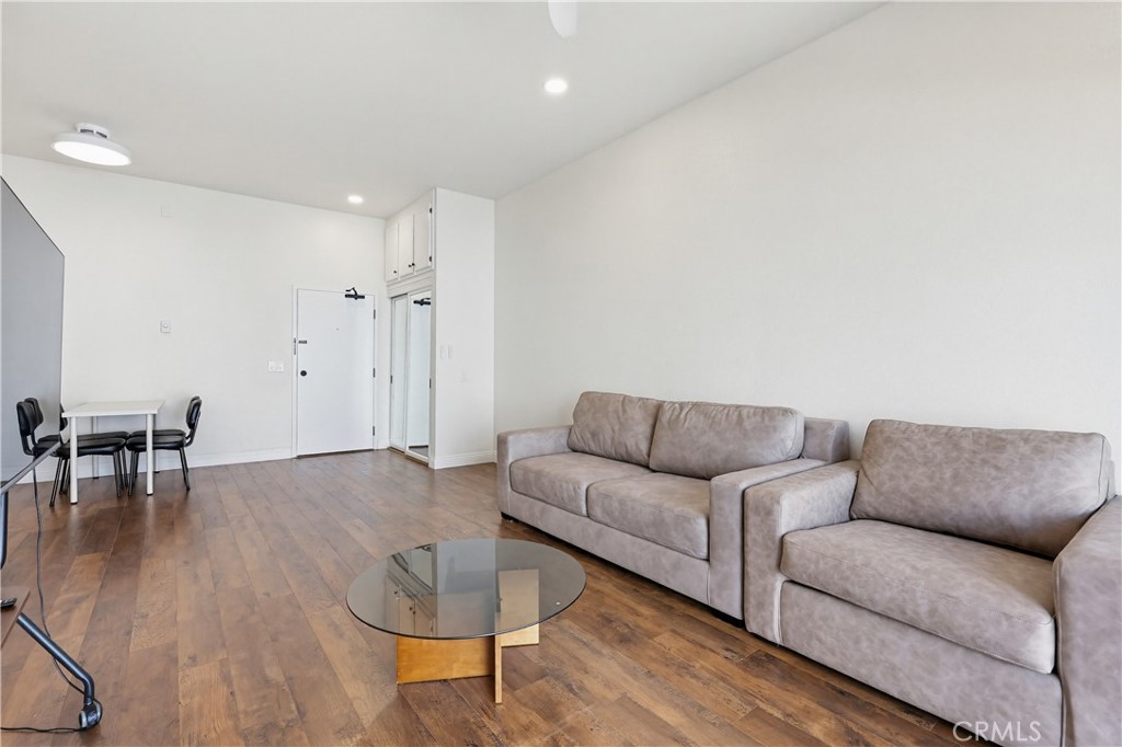 8328 Regents Road, Unit 1F San Diego, CA 92122 - Photo 7 of 23