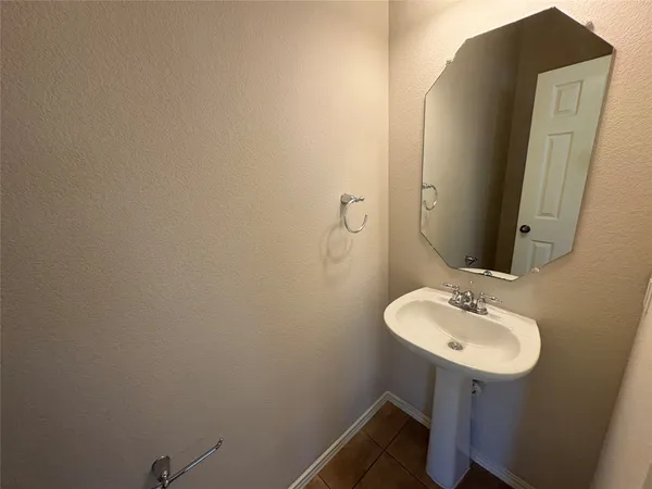 $2,125 | 10504 Wylie Drive, Unit 277, Austin, TX 78748