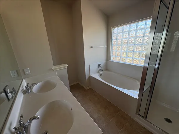 $2,125 | 10504 Wylie Drive, Unit 277, Austin, TX 78748