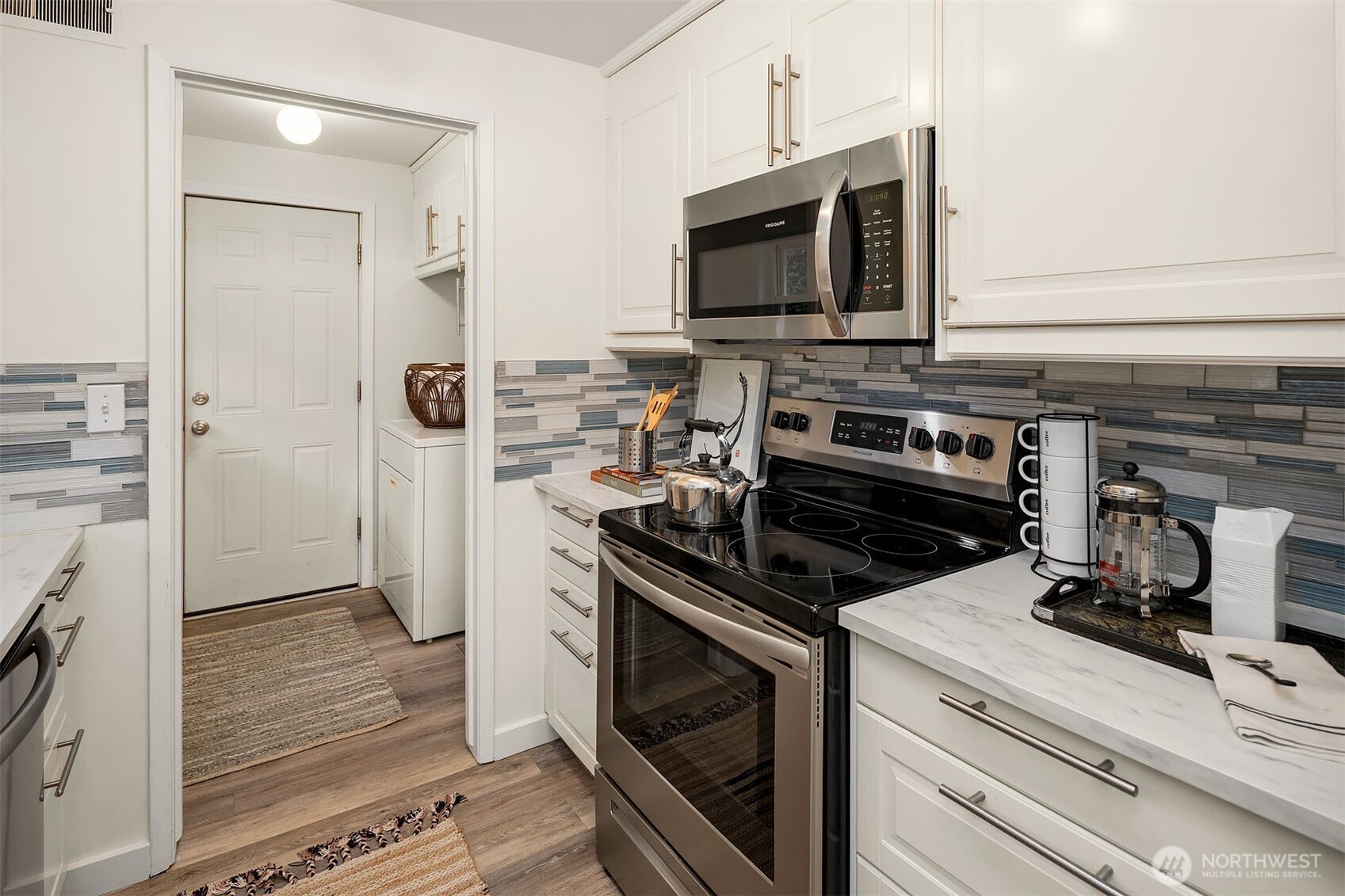 3433 38th Avenue Southwest Seattle, WA 98126 - Photo 13 of 24