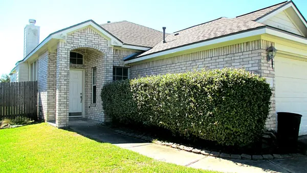 $2,000 | 7905 Diamond Oak Drive, Texas City, TX 77591