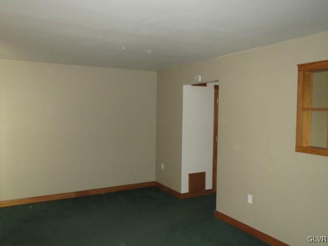 7544 Buttercup Road Lower Macungie Township, PA 18062 - Photo 4 of 28 Gallery Image 4