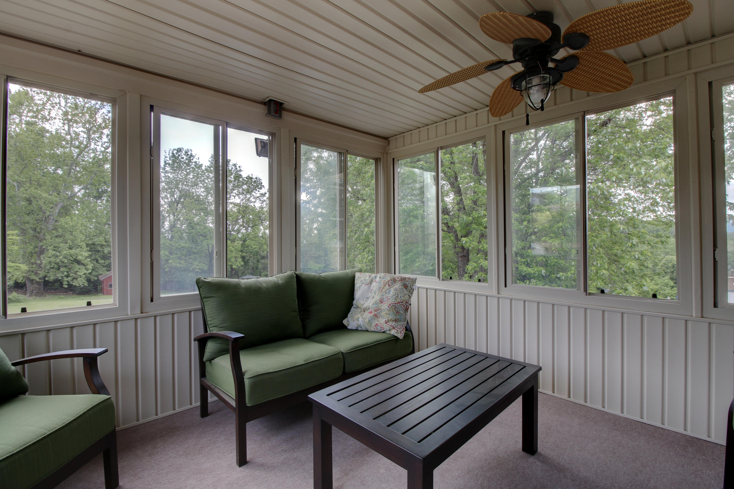 6704 Trevilian Road Roanoke, VA 24019 - Photo 20 of 46 a living room with furniture and a window