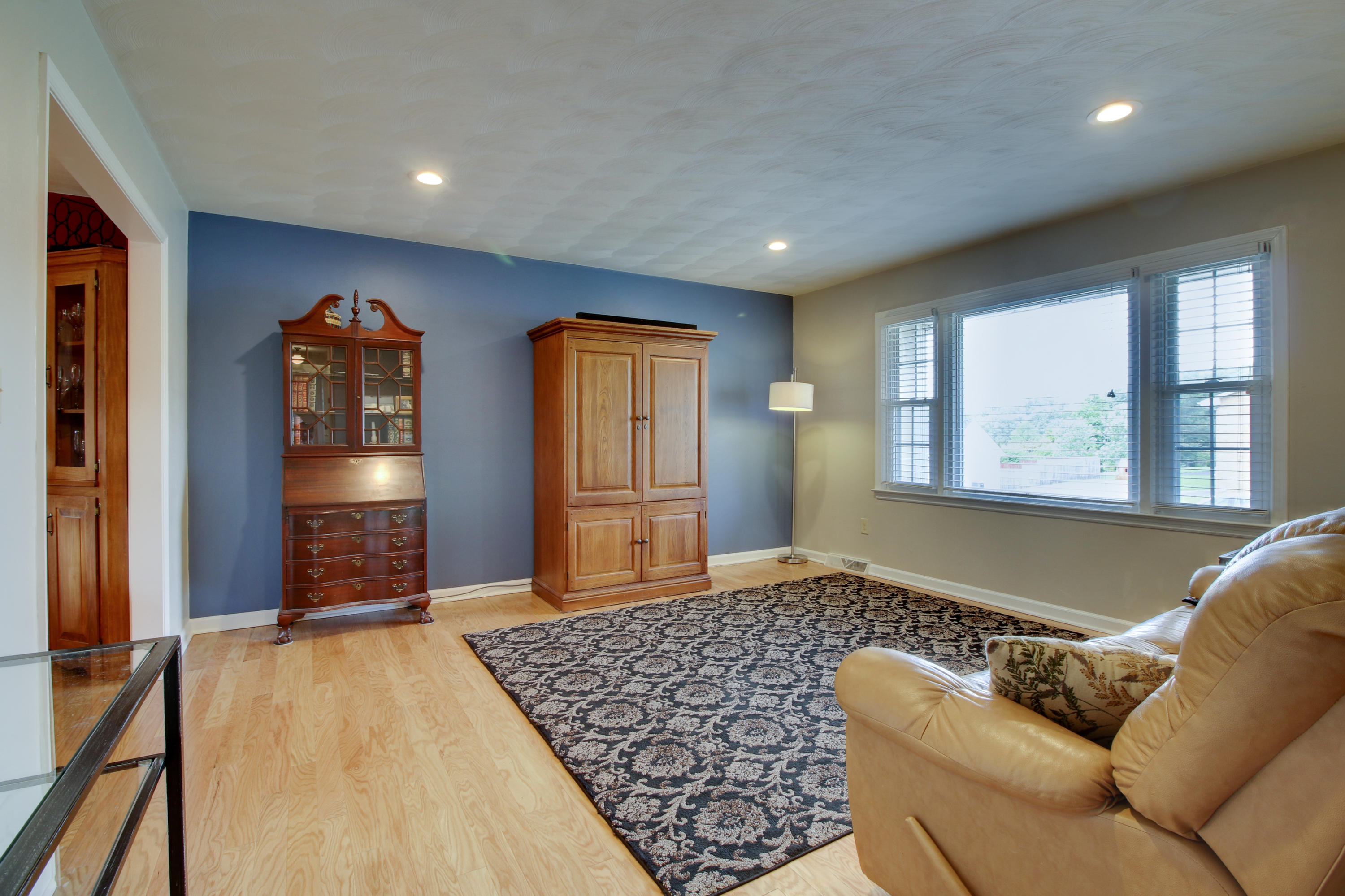 6704 Trevilian Road Roanoke, VA 24019 - Photo 7 of 46 a living room with furniture and a window
