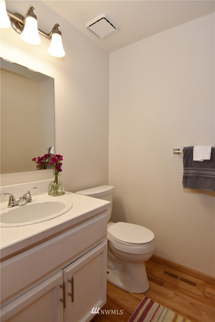 11701 Northeast 165th Place Bothell, WA 98011 - Photo 14 of 24 Gallery Image 14