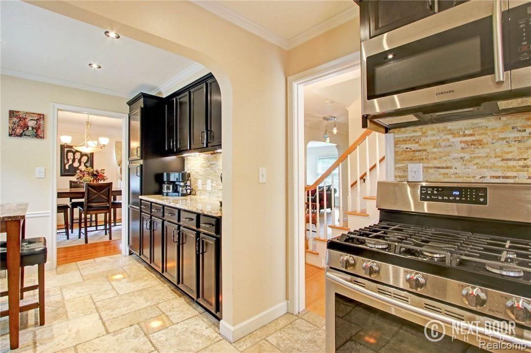 400 Roland Court Grosse Pointe, MI 48236 - Photo 7 of 37 CU8A5898_899_900.jpg
