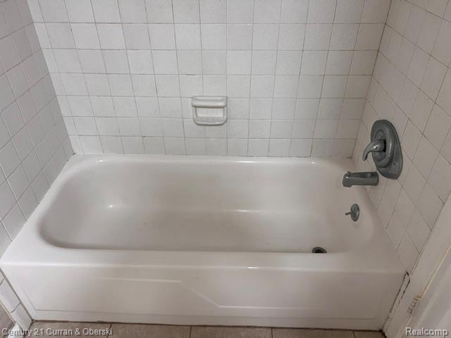 14682 Middle Gibraltar Road, Unit 24 Gibraltar, MI 48173 - Photo 16 of 21