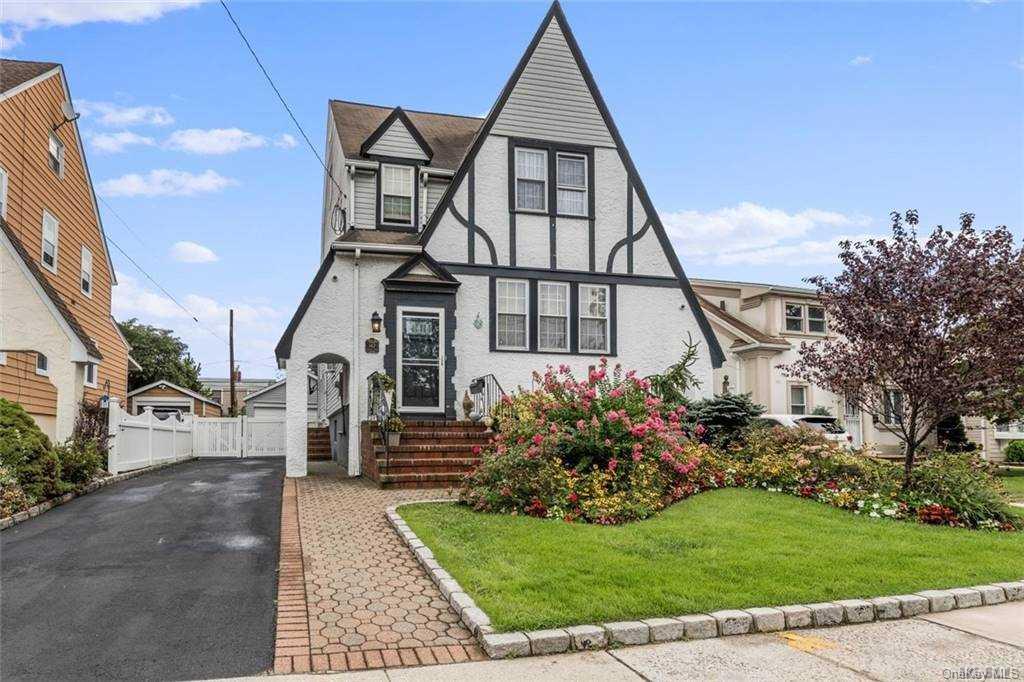147 Gordon Road Valley Stream, NY 11581 - Photo 1 of 1