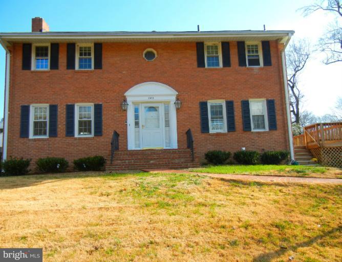 8413 Riverside Road Alexandria, VA 22308 - Photo 13 of 28 a house view with a outdoor space