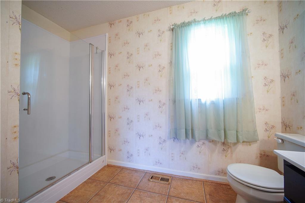 633 McGregor Road Winston-Salem, NC 27103 - Photo 14 of 31 Gallery Image 14