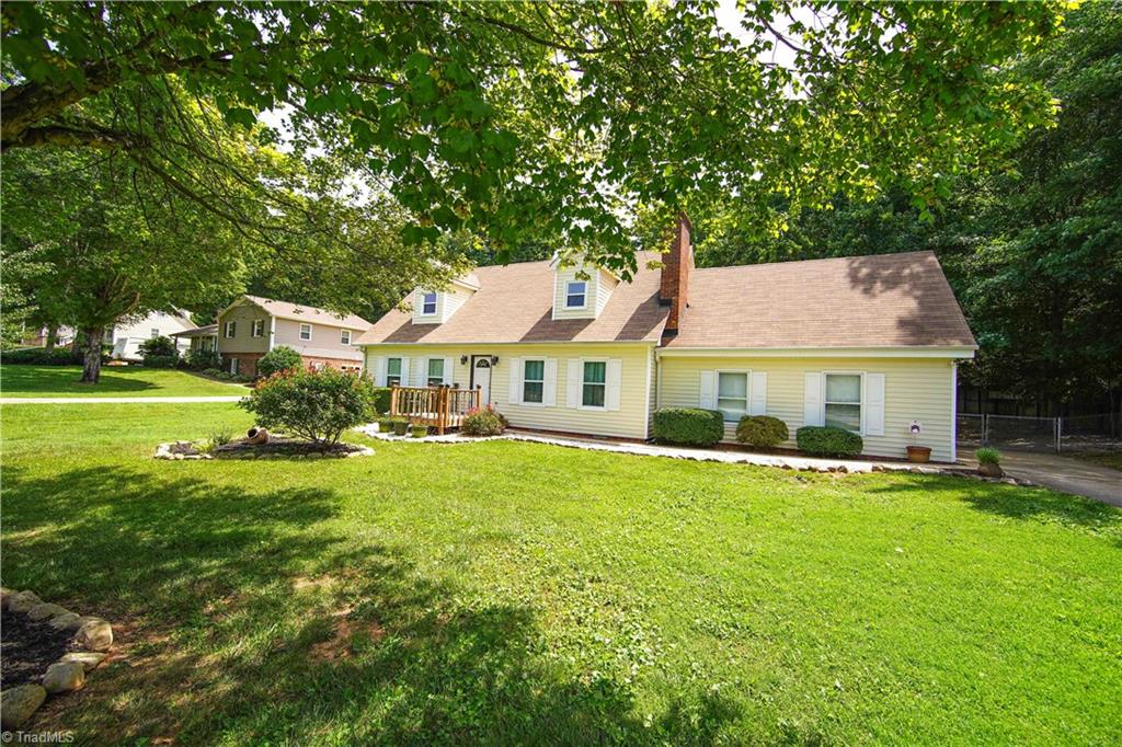 633 McGregor Road Winston-Salem, NC 27103 - Photo 2 of 31 Gallery Image 2
