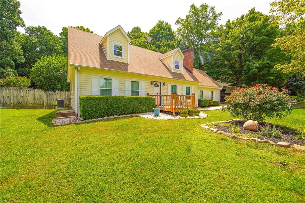 633 McGregor Road Winston-Salem, NC 27103 - Photo 3 of 31 Gallery Image 3