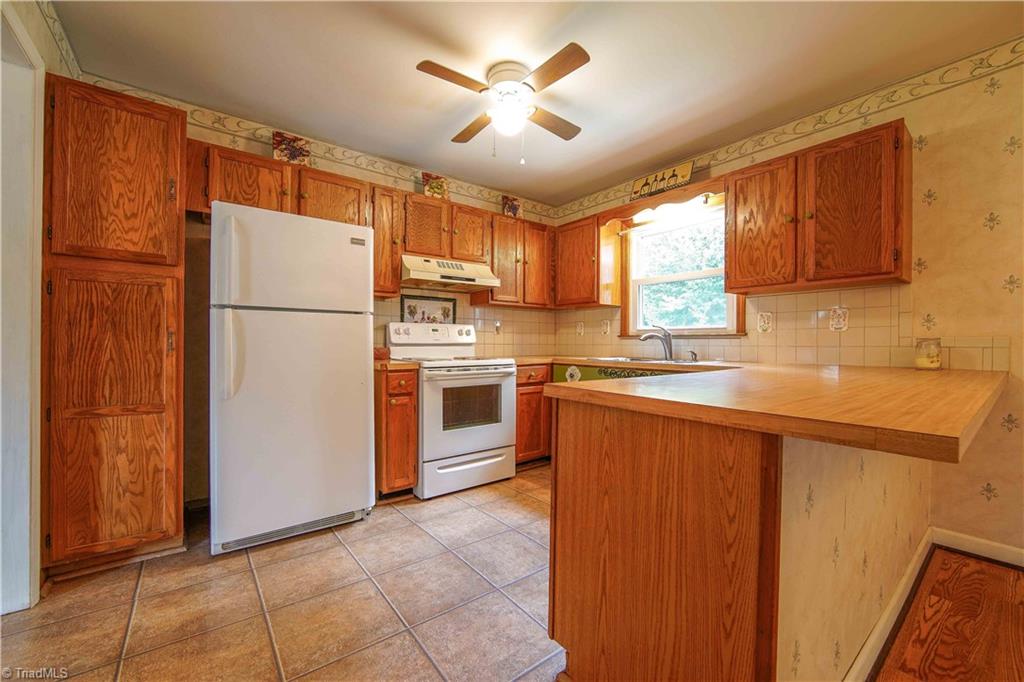 633 McGregor Road Winston-Salem, NC 27103 - Photo 8 of 31 Gallery Image 8