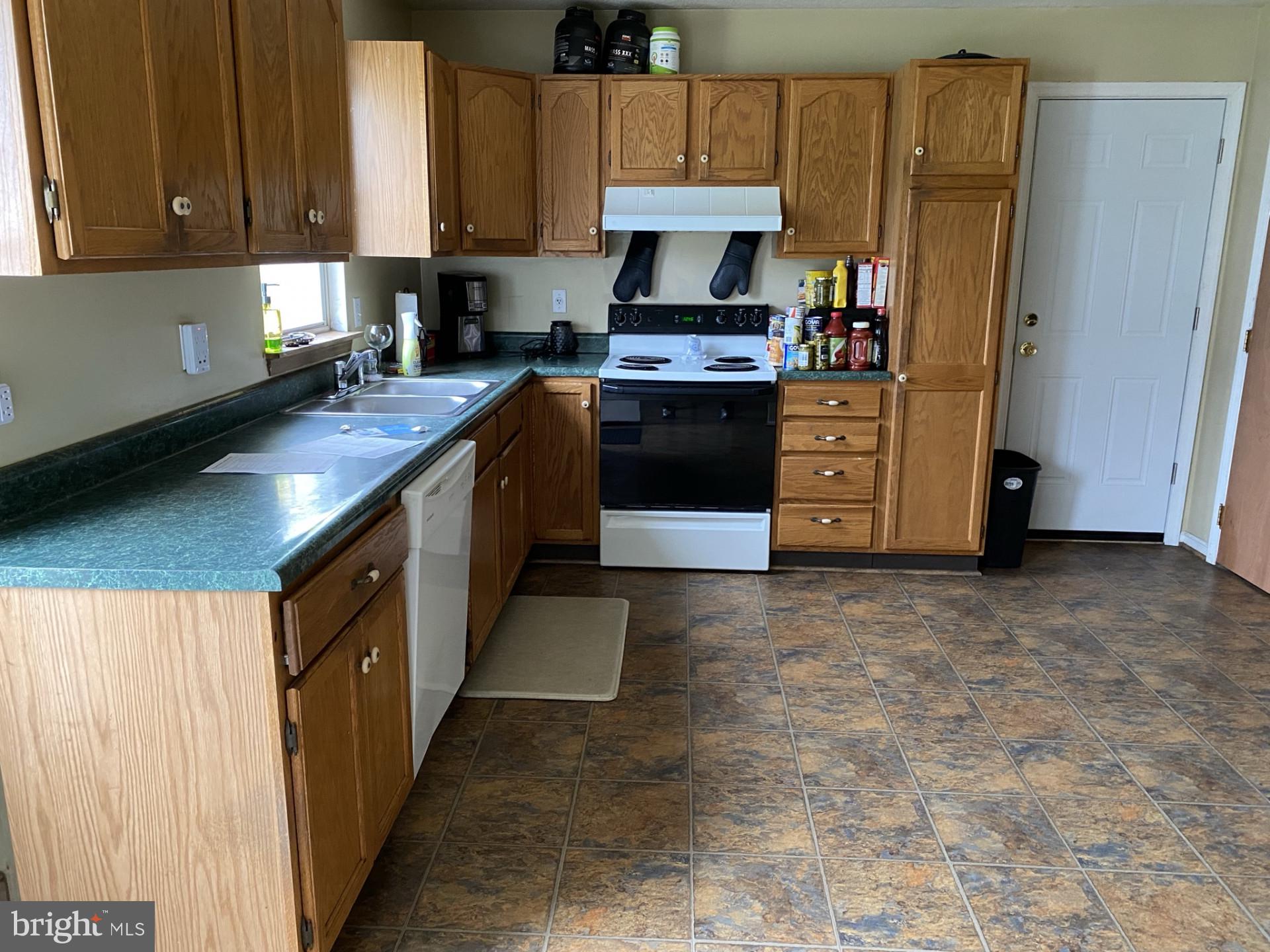 405 Edinburgh Road Middletown, PA 17057 - Photo 5 of 15 Gallery Image 5