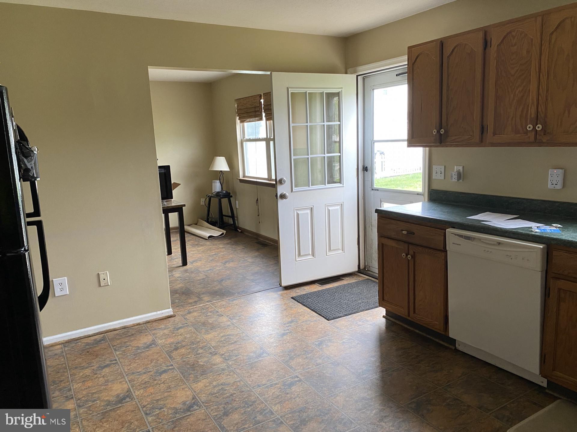 405 Edinburgh Road Middletown, PA 17057 - Photo 6 of 15 Gallery Image 6